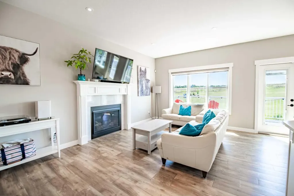 19 Vanveller Way Sylvan Lake AB T4S 0M4
