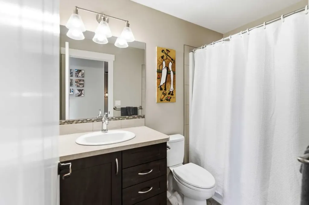 19 Vanveller Way Sylvan Lake AB T4S 0M4