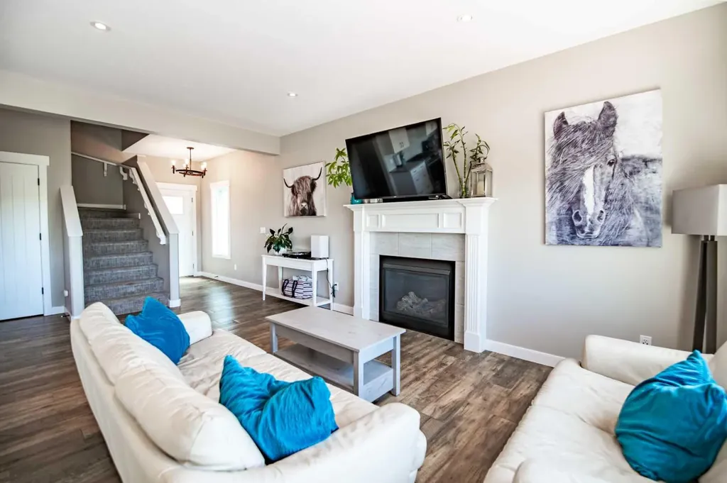 19 Vanveller Way Sylvan Lake AB T4S 0M4