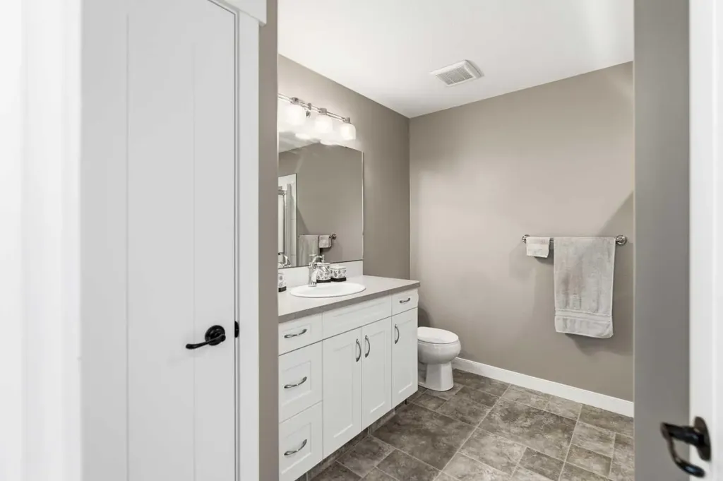 19 Vanveller Way Sylvan Lake AB T4S 0M4