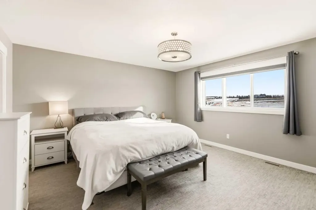 19 Vanveller Way Sylvan Lake AB T4S 0M4