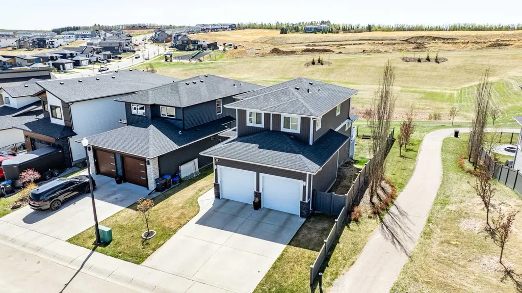 19 Vanveller Way Sylvan Lake AB T4S 0M4