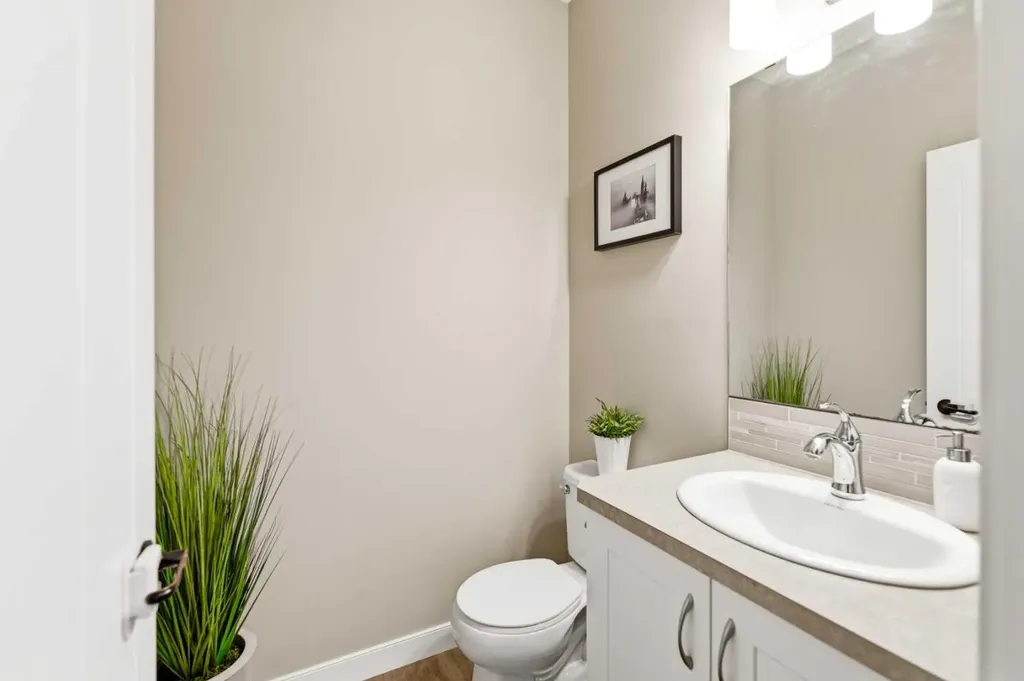 19 Vanveller Way Sylvan Lake AB T4S 0M4