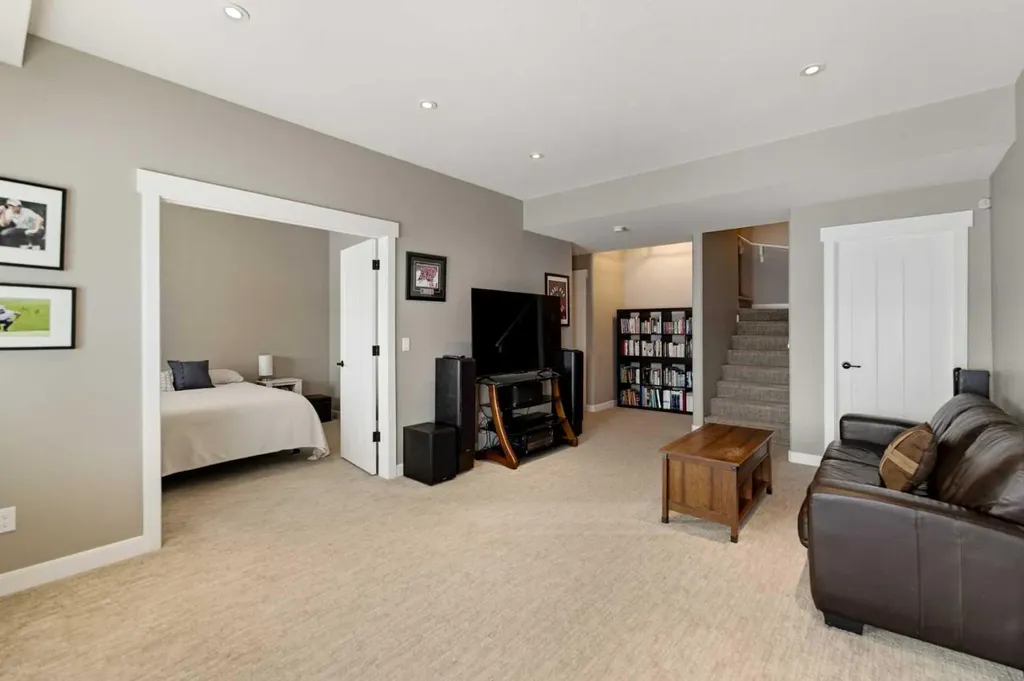 19 Vanveller Way Sylvan Lake AB T4S 0M4