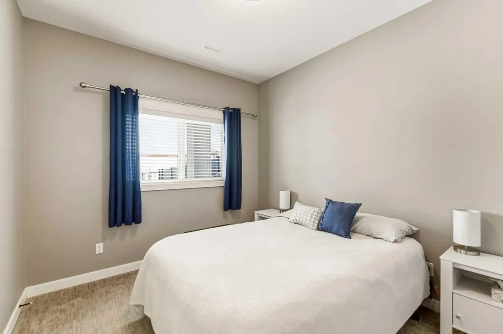 19 Vanveller Way Sylvan Lake AB T4S 0M4