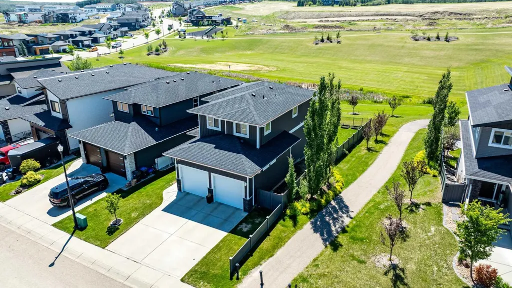 19 Vanveller Way Sylvan Lake AB T4S 0M4
