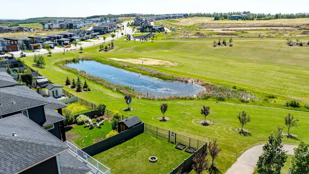 19 Vanveller Way Sylvan Lake AB T4S 0M4