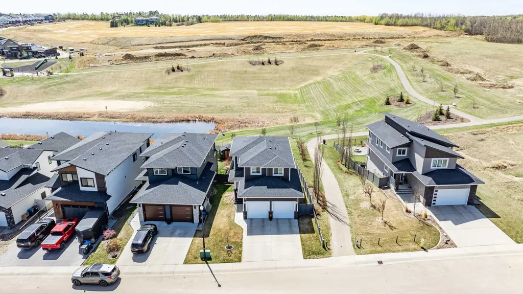 19 Vanveller Way Sylvan Lake AB T4S 0M4