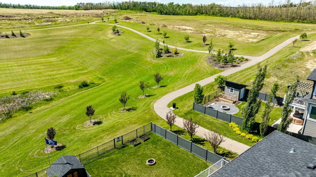 19 Vanveller Way Sylvan Lake AB T4S 0M4