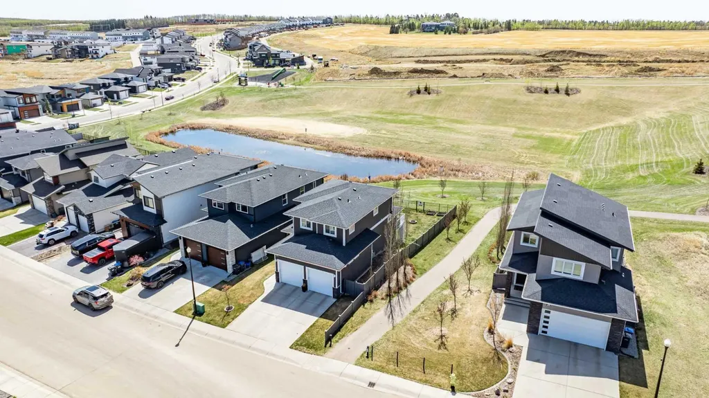 19 Vanveller Way Sylvan Lake AB T4S 0M4
