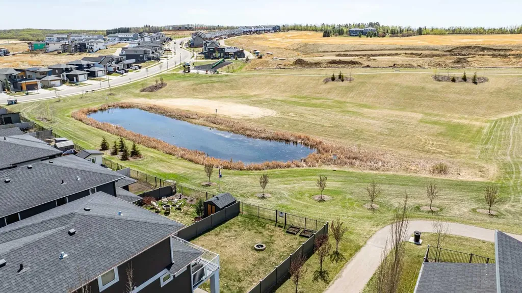 19 Vanveller Way Sylvan Lake AB T4S 0M4