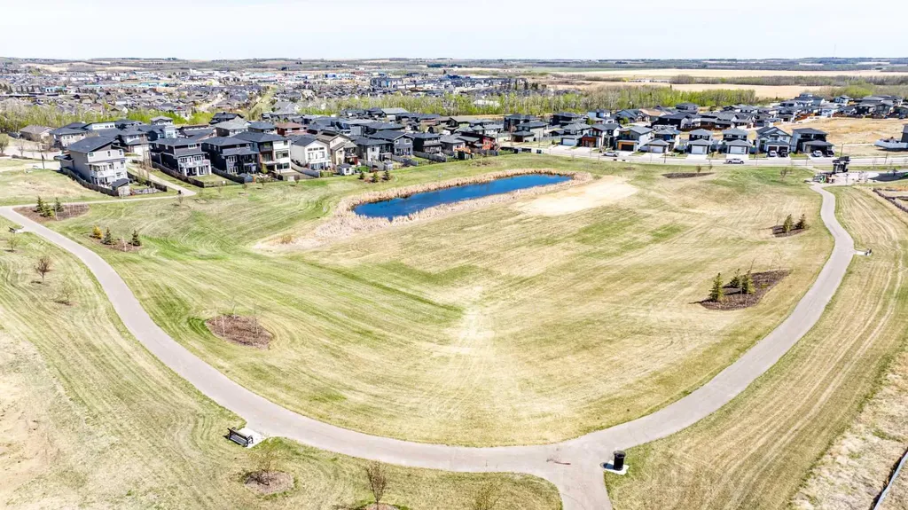 19 Vanveller Way Sylvan Lake AB T4S 0M4