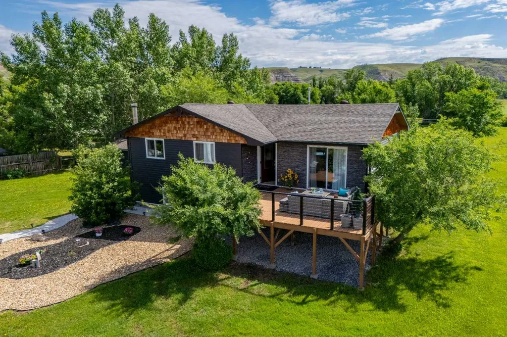 103 Pinter Road Drumheller AB T0J0Y0