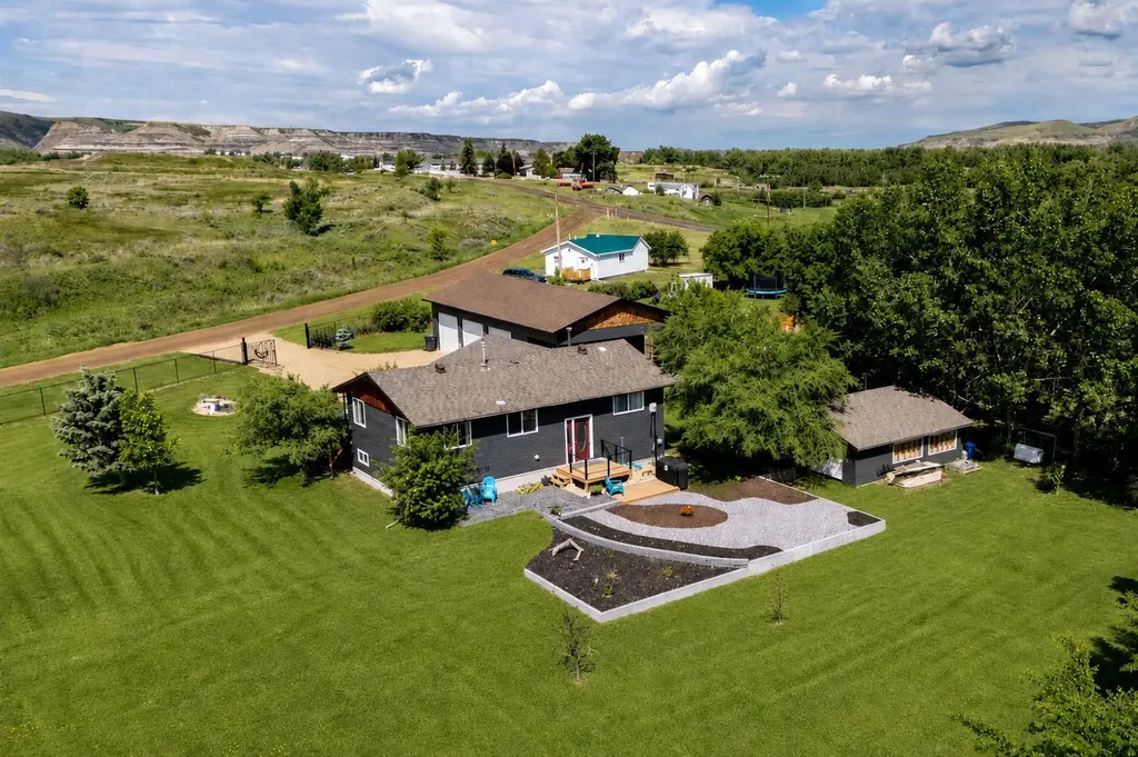 103 Pinter Road Drumheller AB T0J0Y0