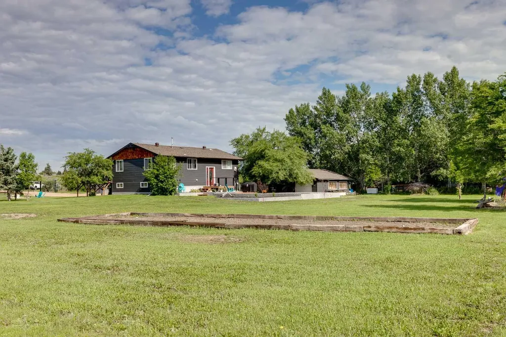 103 Pinter Road Drumheller AB T0J0Y0