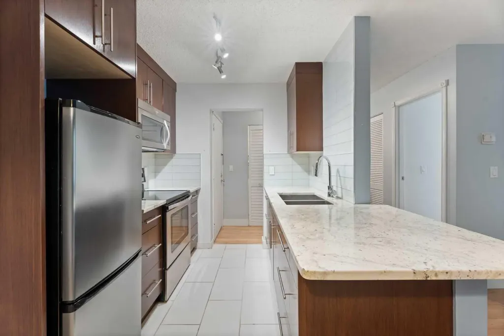 819 4a Street NE Calgary AB T2E 3W3