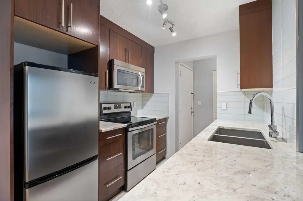 819 4a Street NE Calgary AB T2E 3W3