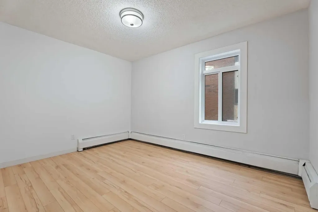 819 4a Street NE Calgary AB T2E 3W3