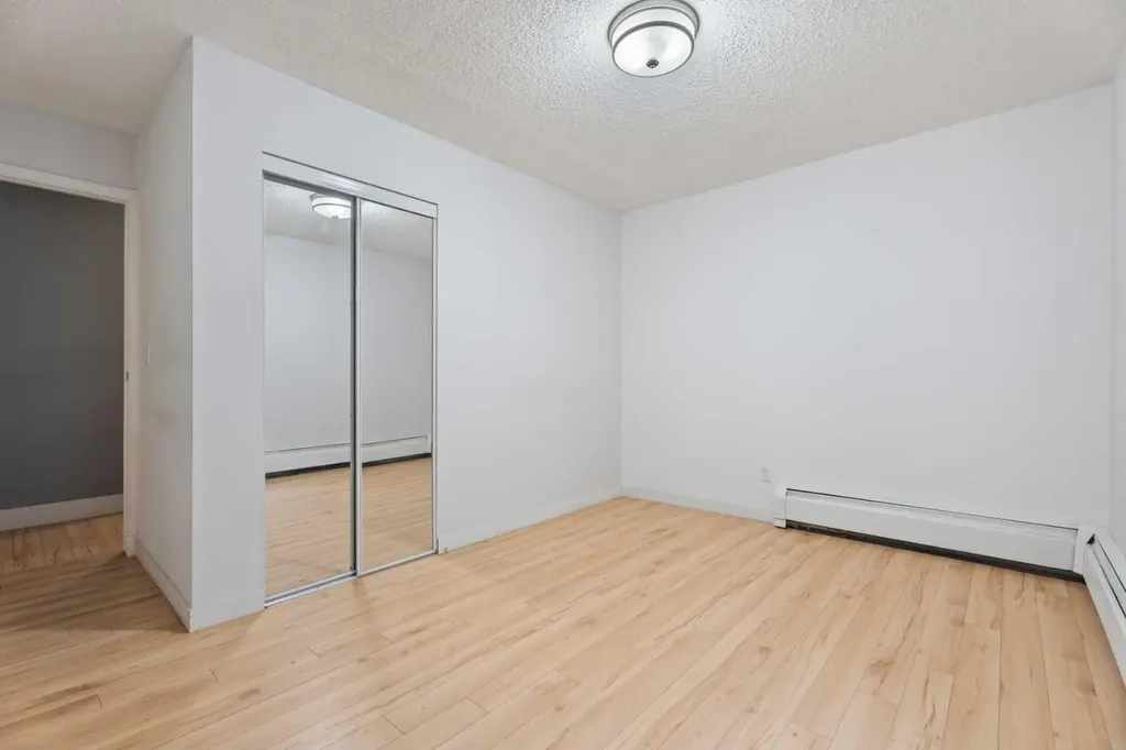 819 4a Street NE Calgary AB T2E 3W3