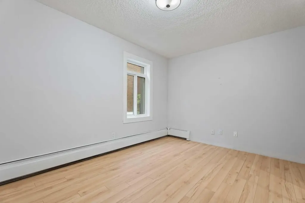 819 4a Street NE Calgary AB T2E 3W3