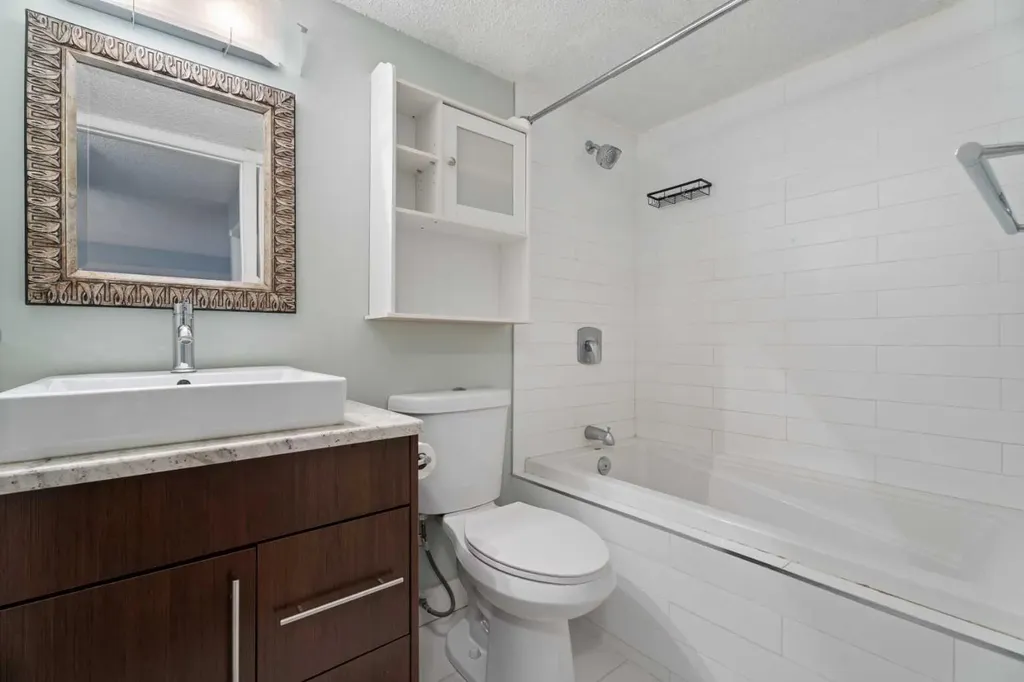819 4a Street NE Calgary AB T2E 3W3