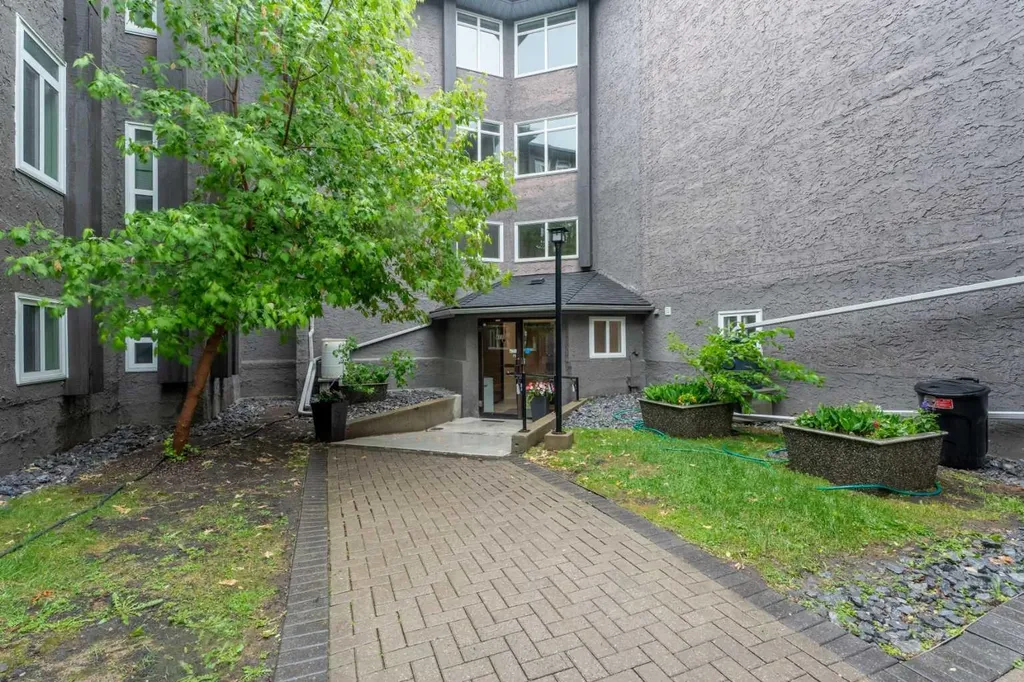 819 4a Street NE Calgary AB T2E 3W3