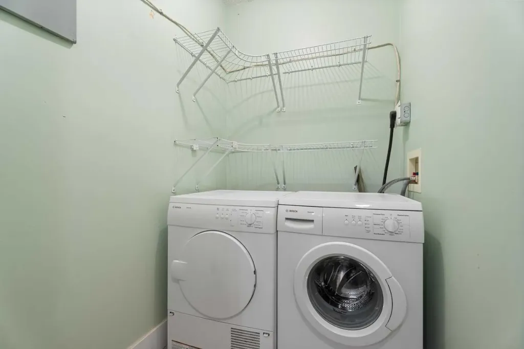 819 4a Street NE Calgary AB T2E 3W3