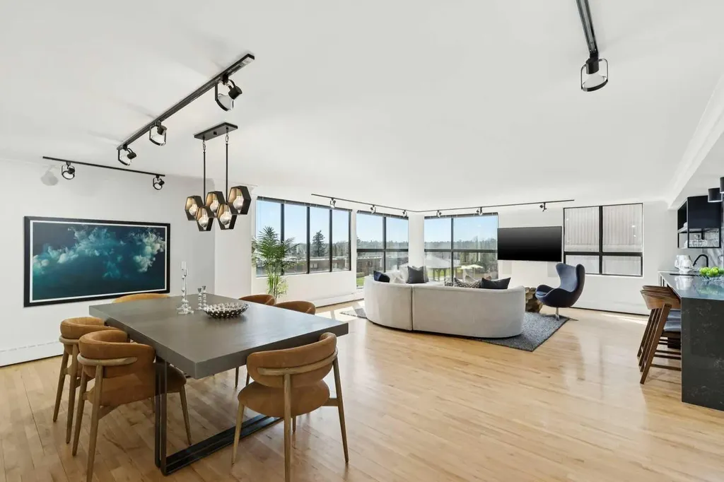 318 26 Avenue SW Calgary AB T2S 2T9