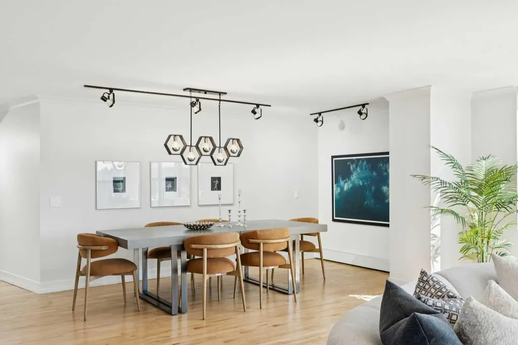 318 26 Avenue SW Calgary AB T2S 2T9