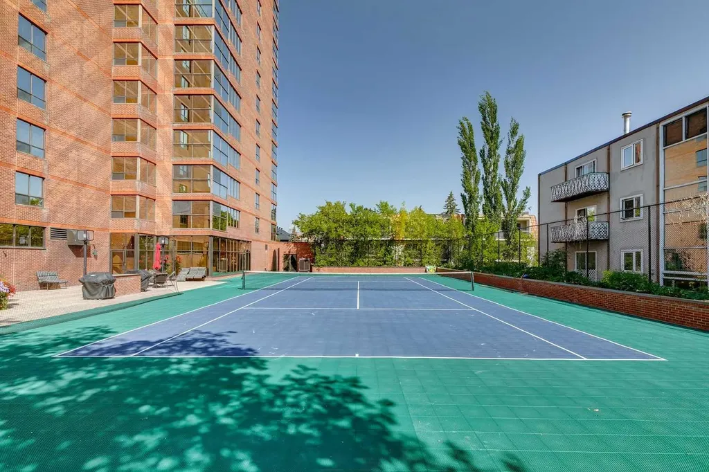 318 26 Avenue SW Calgary AB T2S 2T9