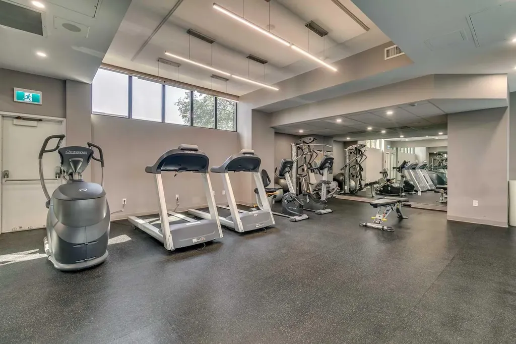 318 26 Avenue SW Calgary AB T2S 2T9