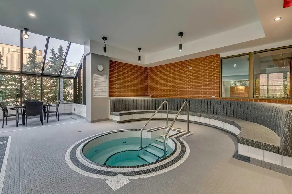 318 26 Avenue SW Calgary AB T2S 2T9