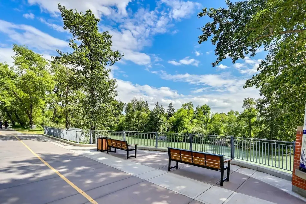 318 26 Avenue SW Calgary AB T2S 2T9