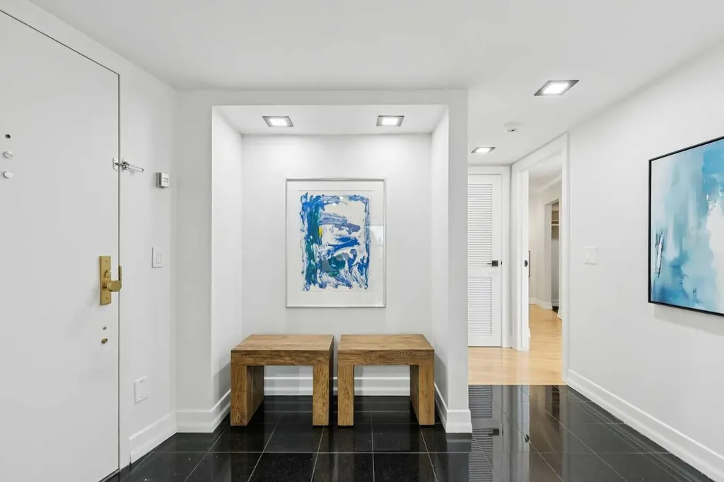 318 26 Avenue SW Calgary AB T2S 2T9