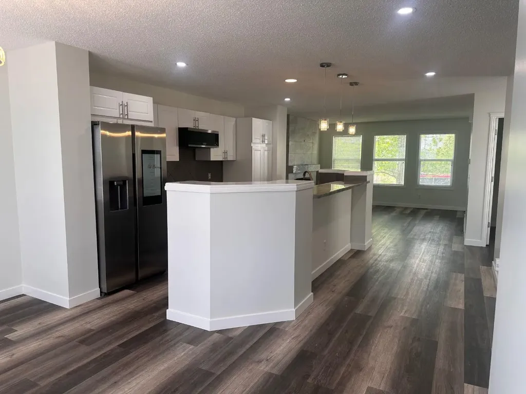 78 Crystal Shores Heights Okotoks AB T1S 2K9