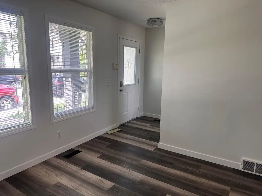 78 Crystal Shores Heights Okotoks AB T1S 2K9