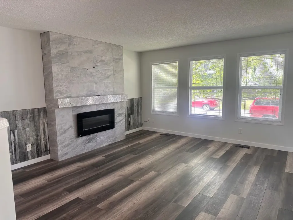 78 Crystal Shores Heights Okotoks AB T1S 2K9