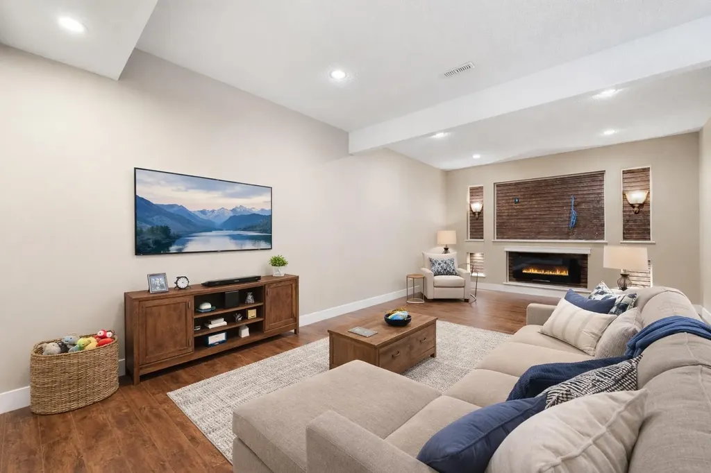 220 Walden Heights SE Calgary AB T2X 0V7