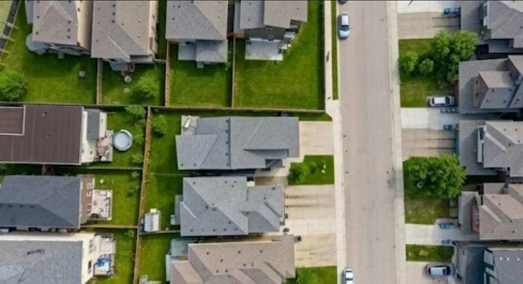 220 Walden Heights SE Calgary AB T2X 0V7