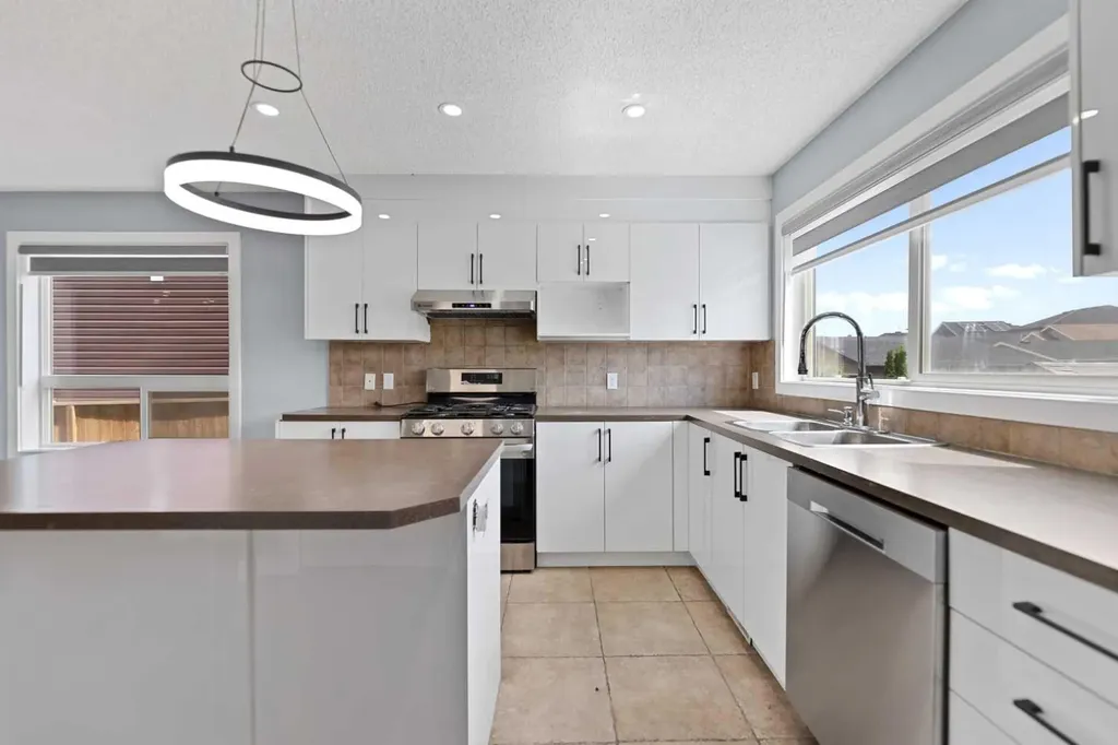 11 Saddlebrook Gardens NE Calgary AB T3J 5M7