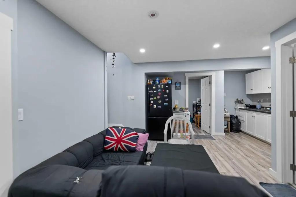 11 Saddlebrook Gardens NE Calgary AB T3J 5M7