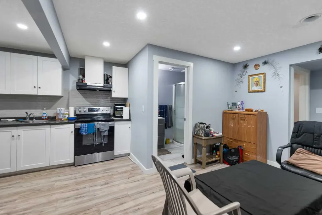 11 Saddlebrook Gardens NE Calgary AB T3J 5M7