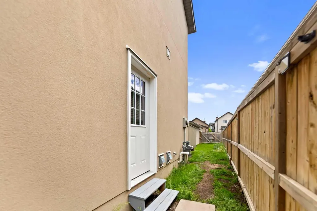 11 Saddlebrook Gardens NE Calgary AB T3J 5M7