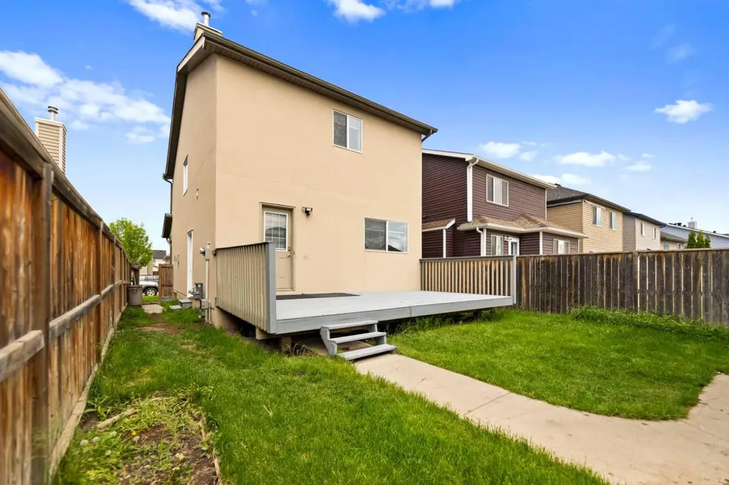 11 Saddlebrook Gardens NE Calgary AB T3J 5M7