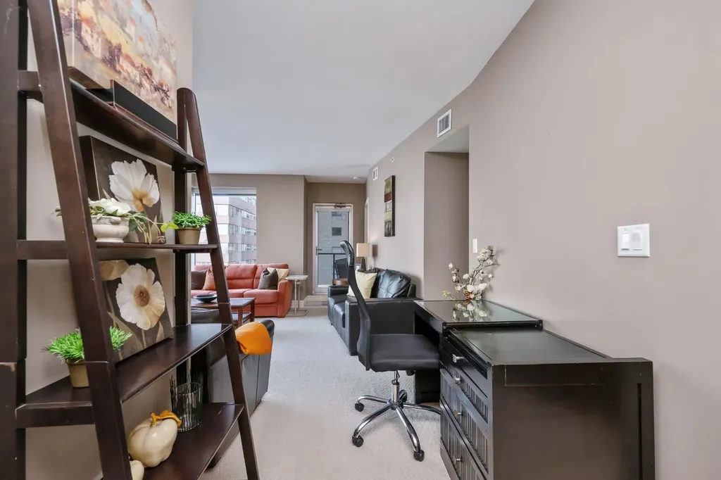 910 5 Avenue SW Calgary AB T2P 0C3