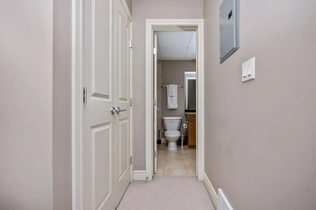 910 5 Avenue SW Calgary AB T2P 0C3