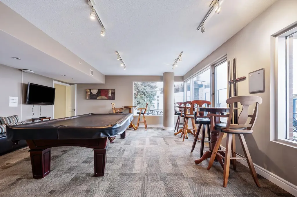 910 5 Avenue SW Calgary AB T2P 0C3