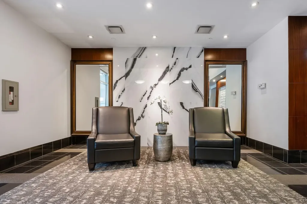 910 5 Avenue SW Calgary AB T2P 0C3