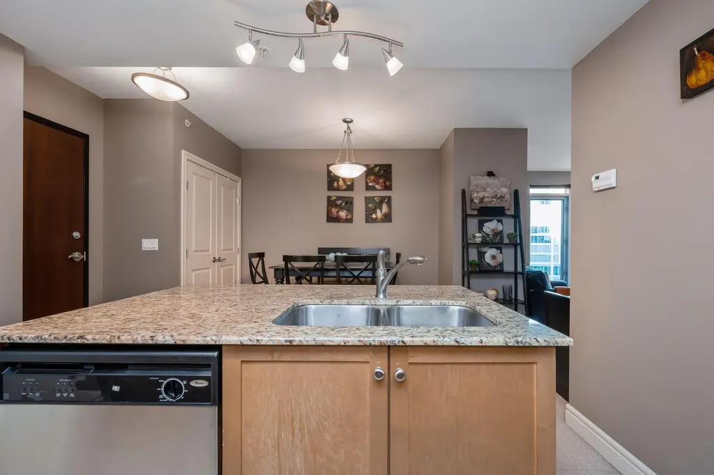 910 5 Avenue SW Calgary AB T2P 0C3
