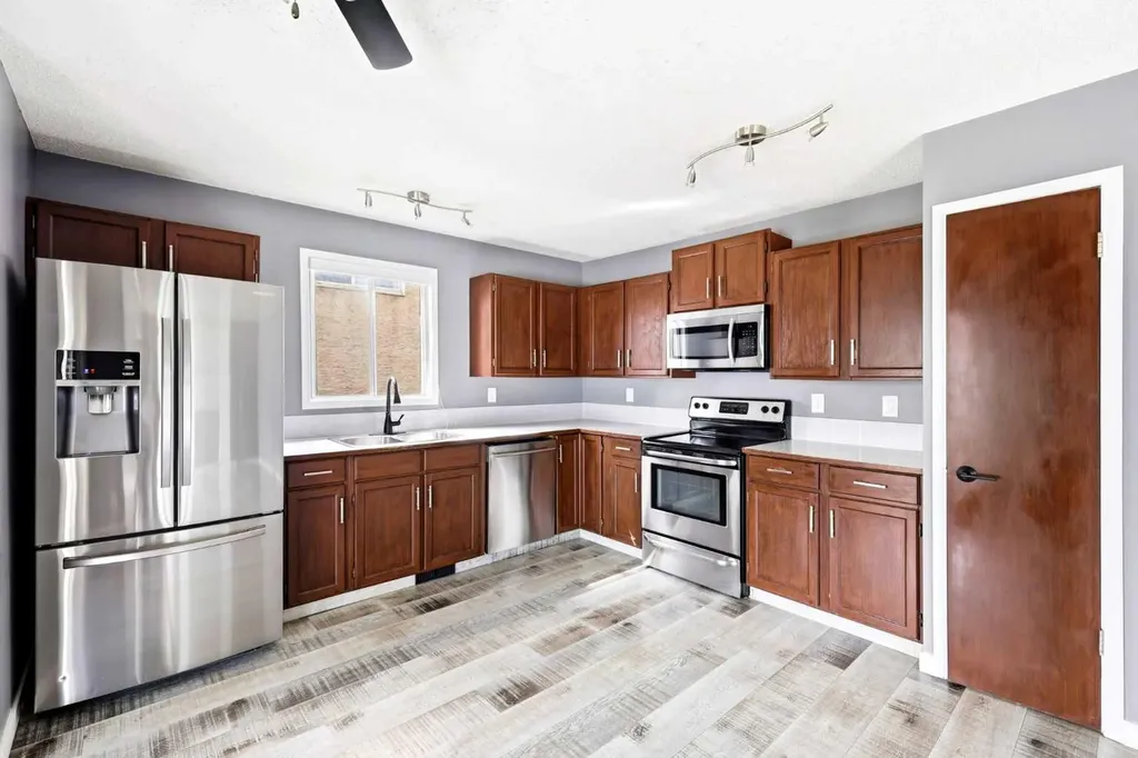 212 Harvest Wood Way NE Calgary AB T3K 3X7